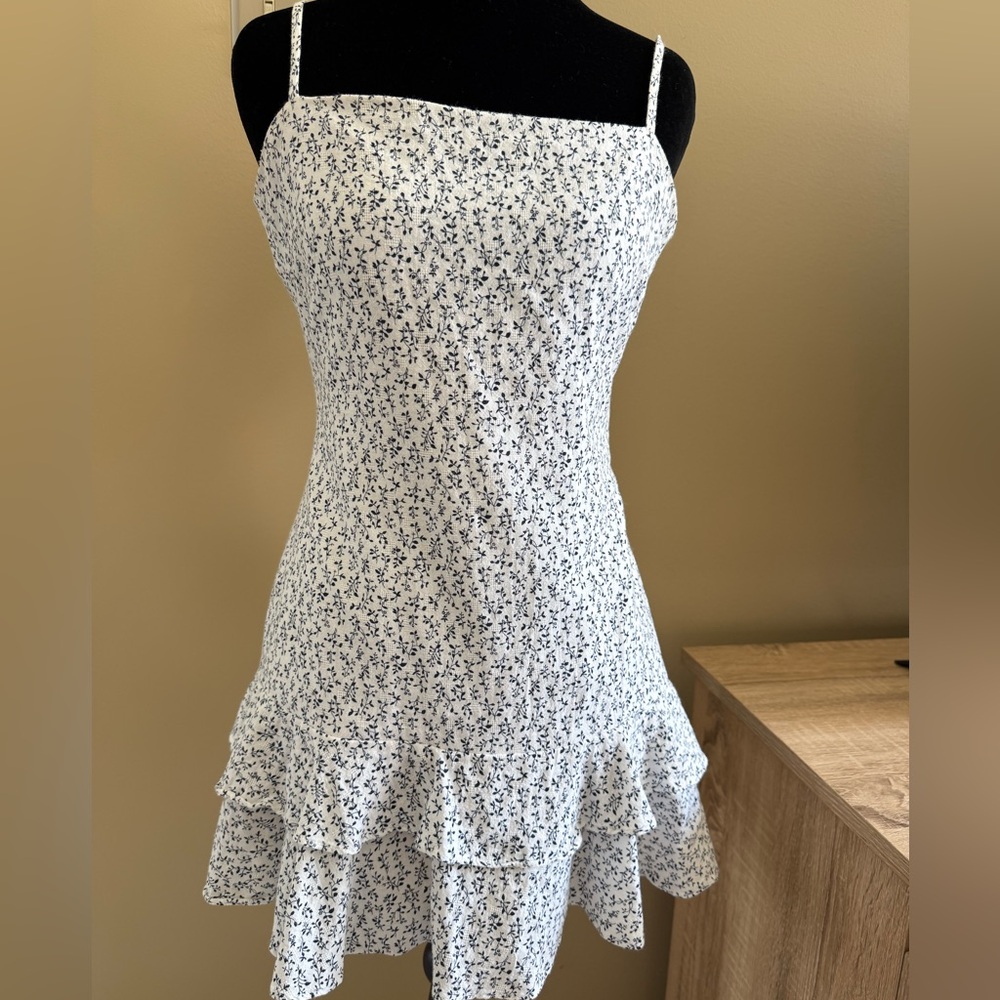 Princess Polly Blue an White Floral Sundress